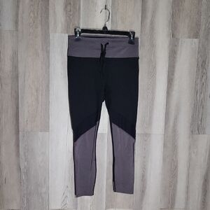 Fabletics Womens‎ Med Define Powerhold High Waisted Capri Leggings Activewear